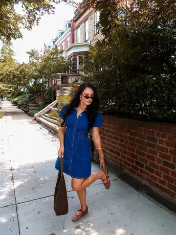 carolinecoleburn Instagram post about Fall transitional fashion