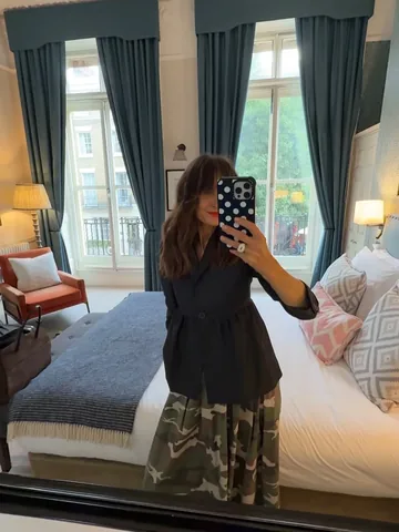 carolinesstylehacks Instagram post about London hotel stay