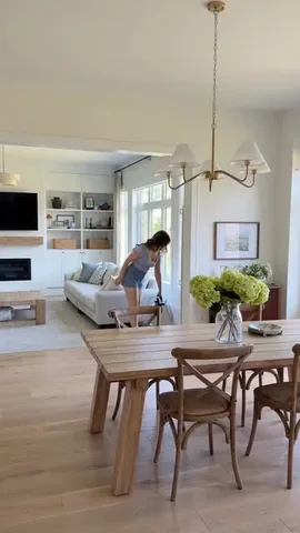 cassolive Instagram post about Window cleaning robot