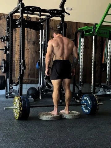 cbum Instagram post about Strength training