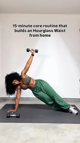 chaneldelisser Instagram post about Core workout