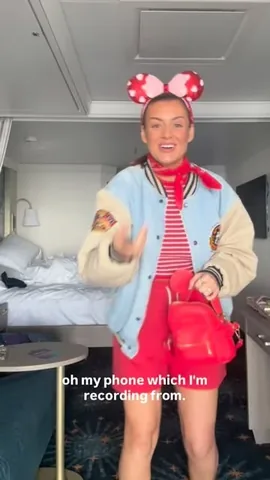 chantellechamps Instagram post about Disney cruise travel