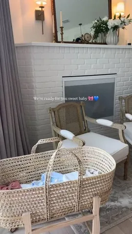 charityjewellwalter Instagram post about Pregnancy