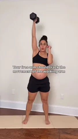 charleeatkins Instagram post about Dumbbell snatch technique