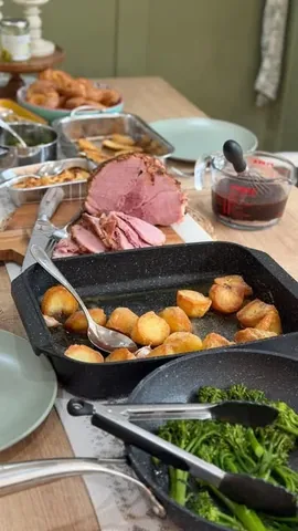 charltaylor Instagram post about Cosy season roast dinner