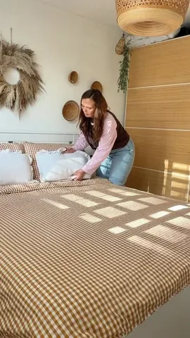 charltaylor Instagram post about Autumn bedding
