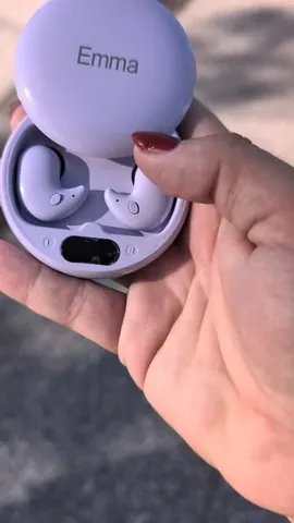 chasing_emma Instagram post about Earbuds product showcase
