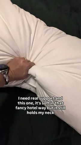 chasing_emma Instagram post about Pillow review