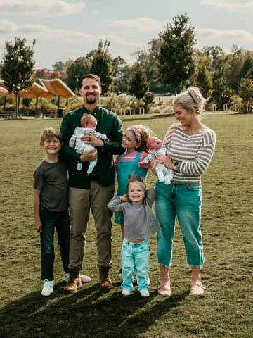 chelsealeighdamon Instagram post about Large family motherhood
