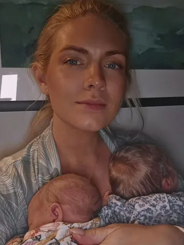 chelsealeighdamon Instagram post about Postpartum adjustment with twins