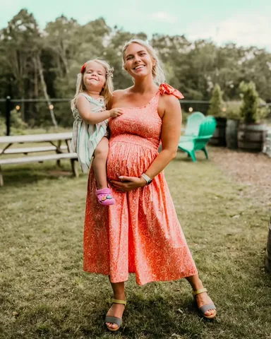 chelsealeighdamon Instagram post about Twin pregnancy and preparation