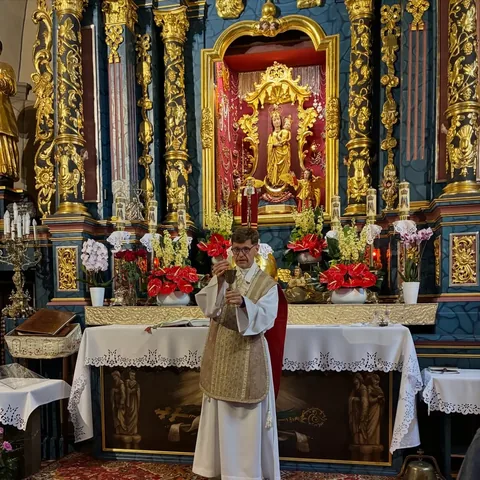 chicagopriest Instagram post about Blessed Virgin Mary