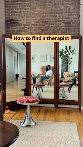 chrissyford Instagram post about Finding a therapist