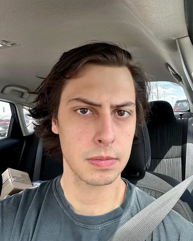 cizzorz Instagram post about Hair and appearance