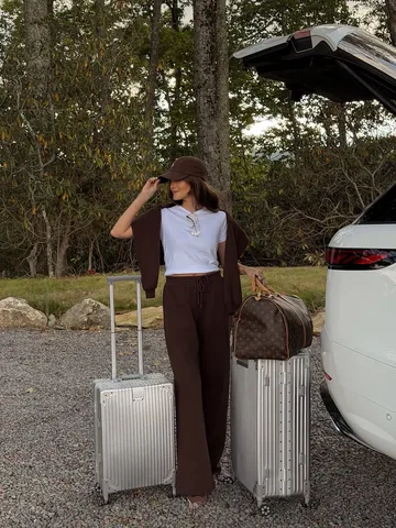 cmcoving Instagram post about Travel clothing
