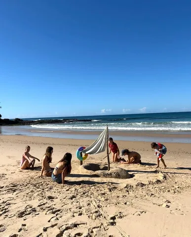 courtneyadamo Instagram post about Holiday travel