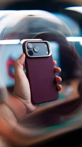 cristiano_tech Instagram post about Cover ESR Flex Stand