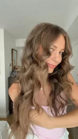 crucitacampean Instagram post about Automatic curler review