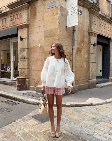 crucitacampean Instagram post about French summer fashion