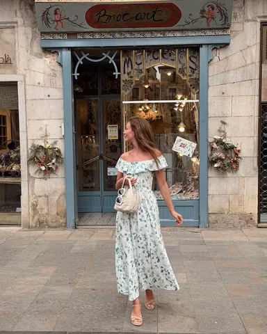 crucitacampean Instagram post about Girona travel guide