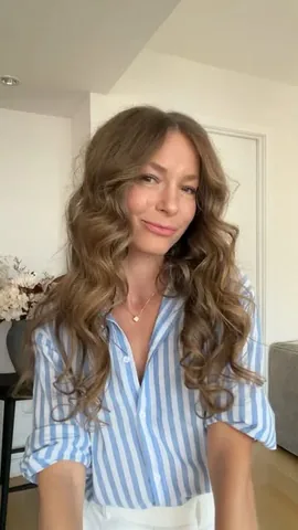 crucitacampean Instagram post about Automatic hair curler demonstration