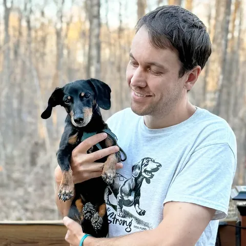 crusoe_dachshund Instagram post about IVDD education and advocacy