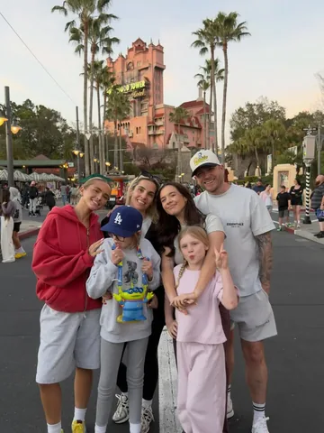 dadvgirls Instagram post about Florida family holiday