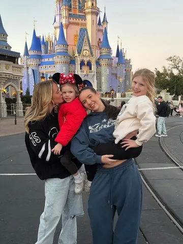 dadvgirls Instagram post about Walt Disney World travel promotion