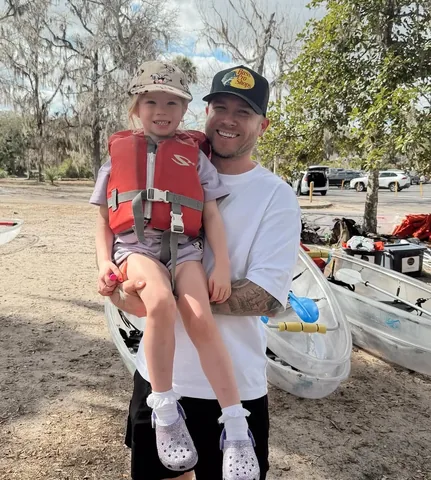 dadvgirls Instagram post about Florida holiday