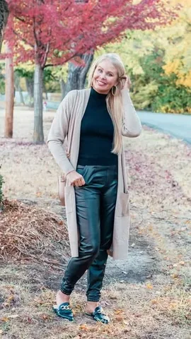 dailydoseofstylesg Instagram post about Thanksgiving fashion