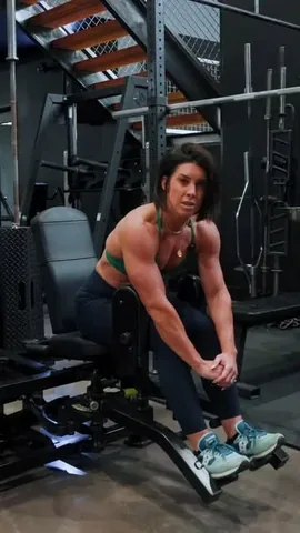 danalinnbailey Instagram post about Glute training technique