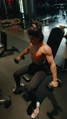 danalinnbailey Instagram post about Shoulder training