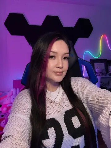 daneeyelle Instagram post about Apex Legends livestream announcement