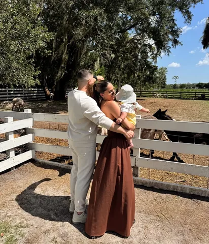 danibolivar Instagram post about Maternidad y recuerdos familiares