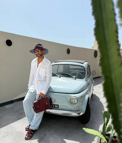 dapper_rav Instagram post about Positano travel style