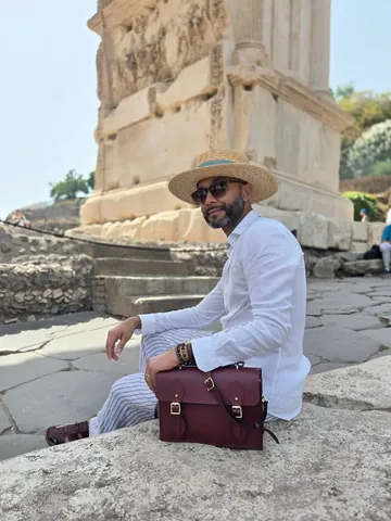 dapper_rav Instagram post about Rome travel