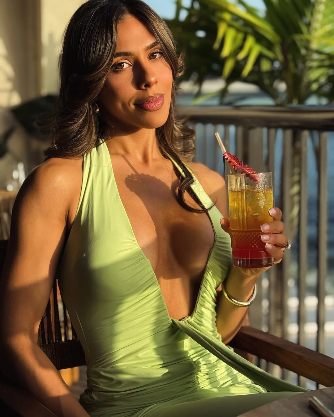 daraliz.c Instagram post about Miami dining