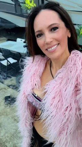 davinapotratz Instagram post about Festival lifestyle