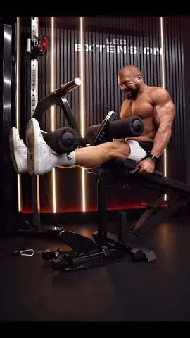davis.diley Instagram post about Leg training and equipment
