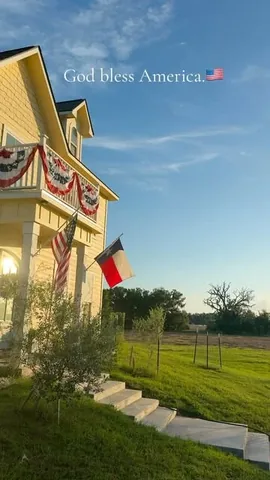 dawnpdarnell Instagram post about Patriotism and faith