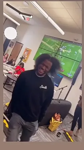 dcyoungfly Instagram post about Comedy