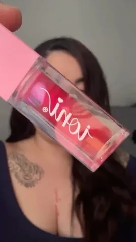deafmuamimi Instagram post about Lip makeup