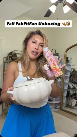 deanndranunnery Instagram post about Subscription box unboxing