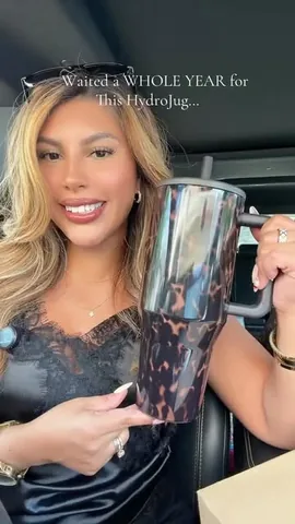 deanndranunnery Instagram post about Seasonal drinkware