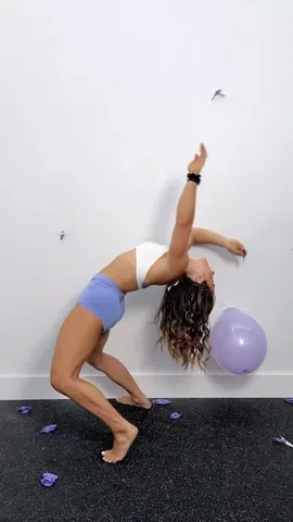 demibagby Instagram post about Flexibility challenge