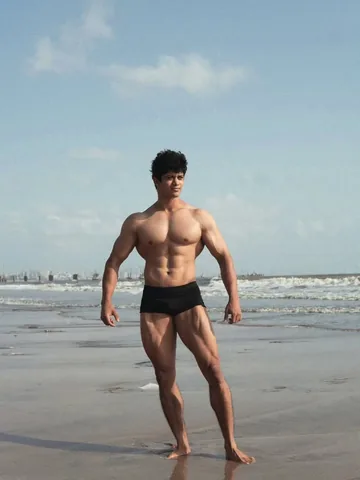 deonddddd Instagram post about Bodybuilding photoshoot