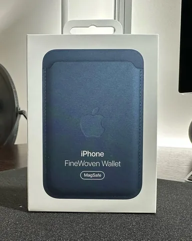 detroitborg Instagram post about Wallet comparison