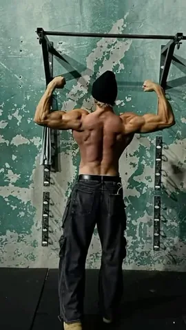 devenfagan Instagram post about Strength training