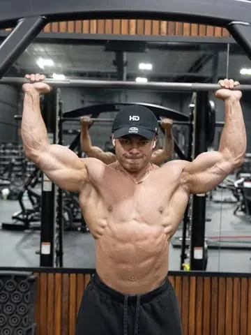 devinbernardo Instagram post about Shoulder training
