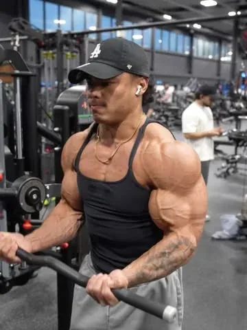 devinbernardo Instagram post about Bodybuilding preparation